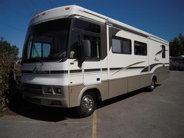 2001 Winnebago Adventure